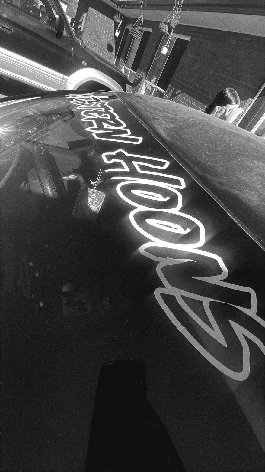 Western Hoons white Custom handstyle font